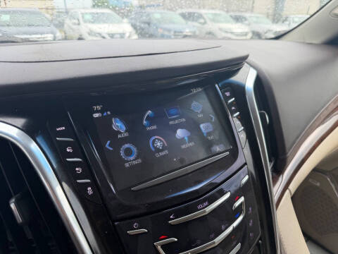 2017 Cadillac Escalade Luxury