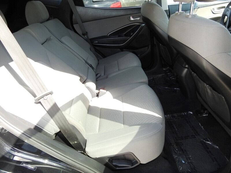 2017 Hyundai Santa Fe Sport  - $15,400