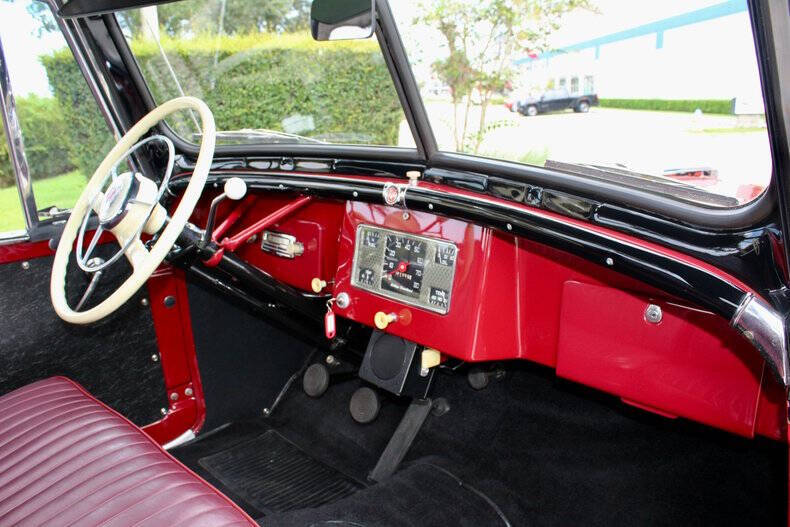 1948 Willys Overland Jeepster