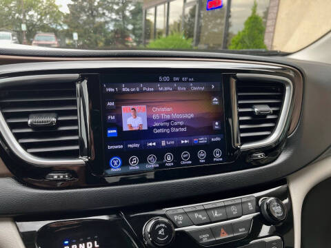 2017 Chrysler Pacifica Touring-L Plus