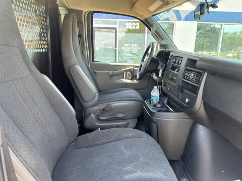 2025 GMC Savana 2500