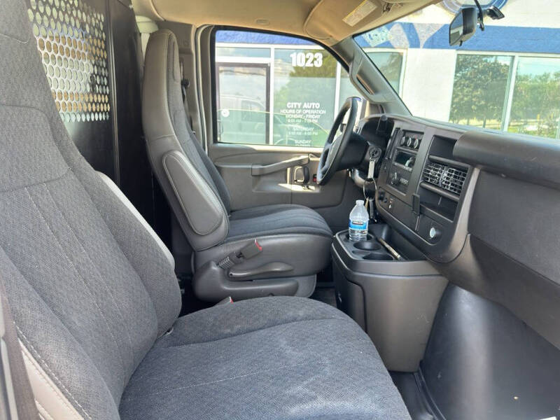 2025 GMC Savana 2500