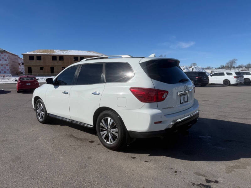 2019 Nissan Pathfinder SV