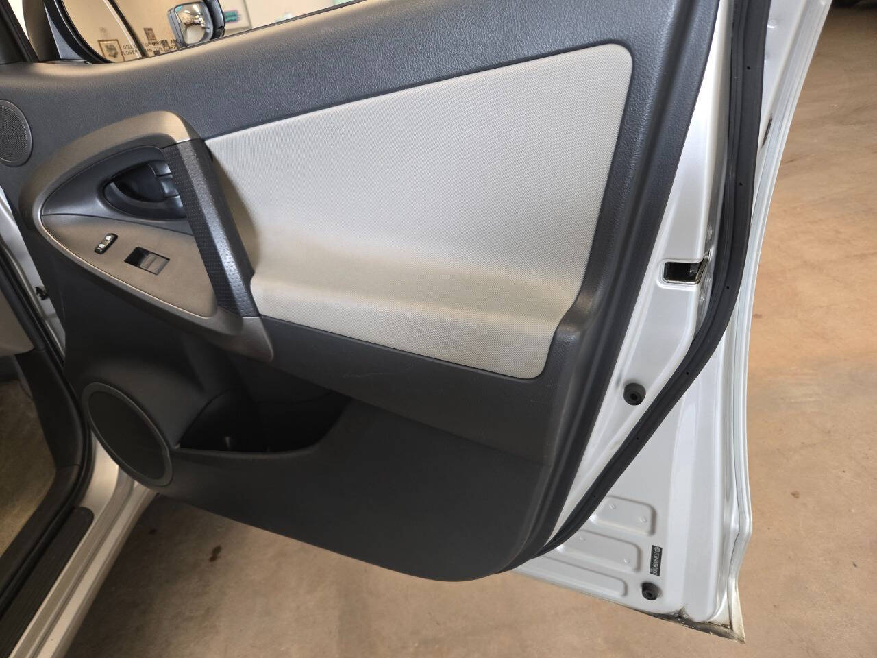 2011 Toyota RAV4 71