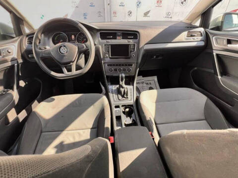 2016 Volkswagen e-Golf SE