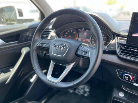 2023 Audi Q5 quattro Premium 40 TFSI