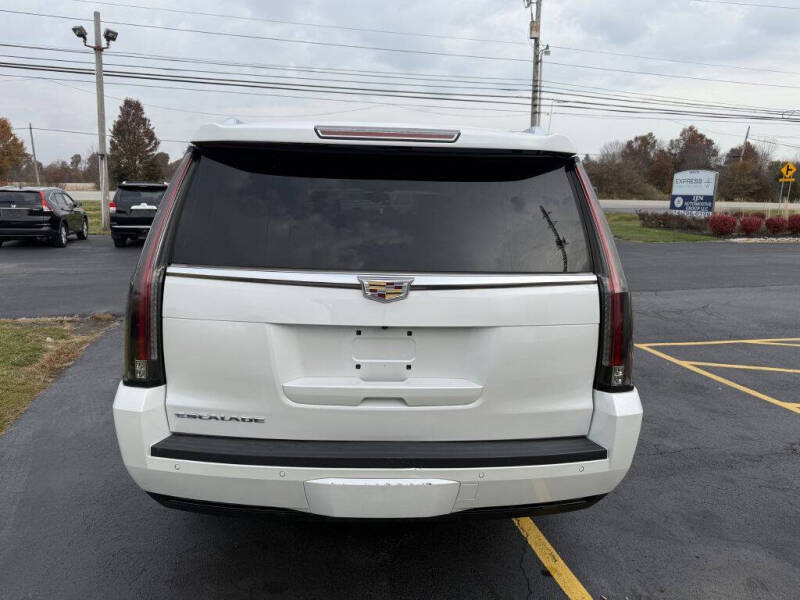 2018 Cadillac Escalade ESV Standard