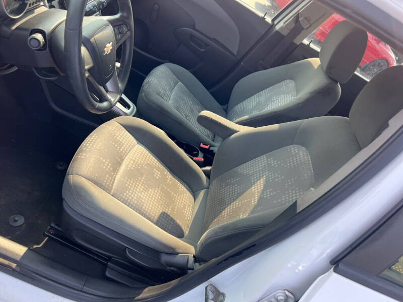 2016 Chevrolet Sonic LS Auto