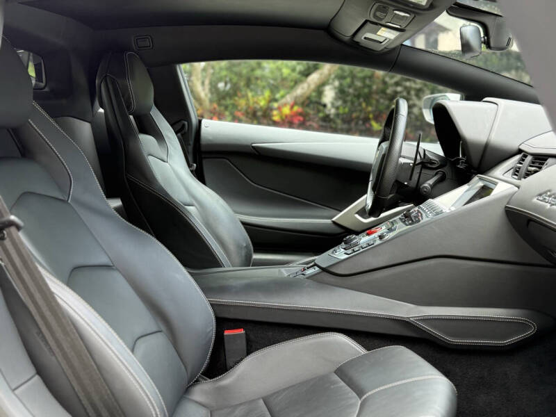 2013 Lamborghini Aventador LP 700-4