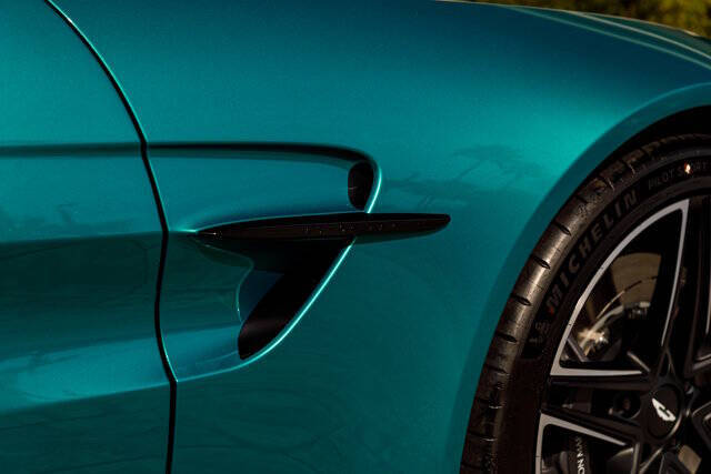 2026 Aston Martin Vantage Roadster