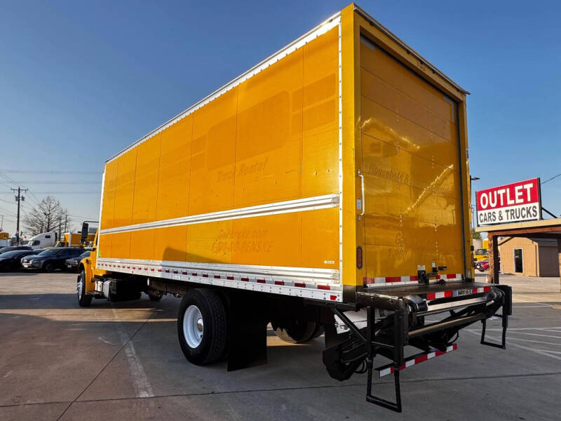 2018 Freightliner M2 106