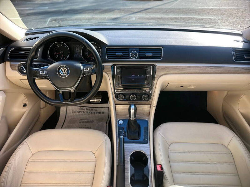 2016 Volkswagen Passat 1.8T SEL