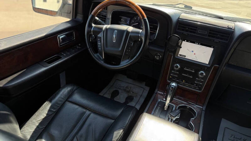 2016 Lincoln Navigator Select