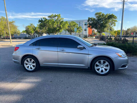2013 Chrysler 200 Touring