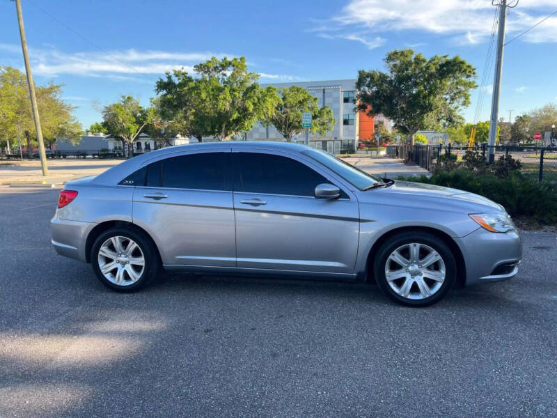 2013 Chrysler 200 Touring