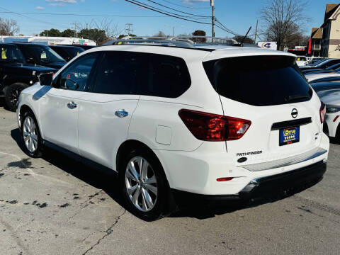 2018 Nissan Pathfinder SL