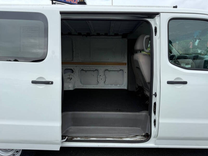 2013 Nissan NV 1500 SV