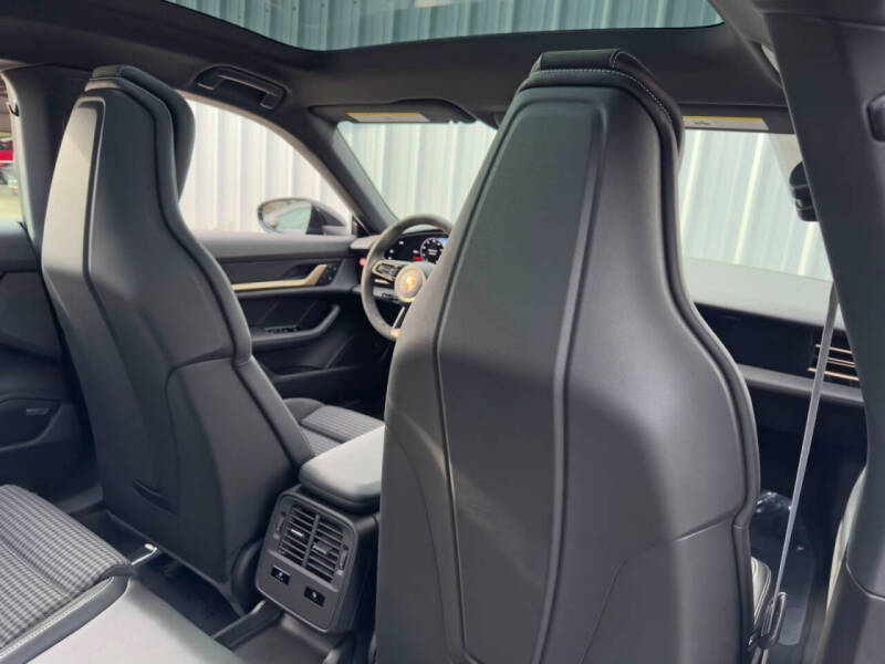 2025 Porsche Taycan 4S