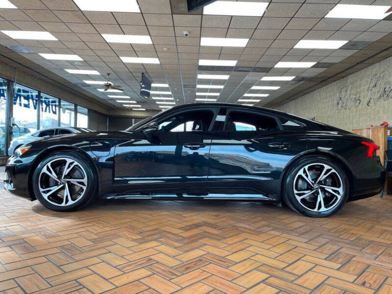 2024 Audi e-tron GT quattro Premium Plus