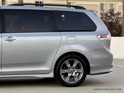 2018 Toyota Sienna SE Premium 8-Passenger