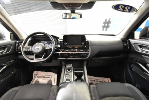 2022 Nissan Pathfinder SV