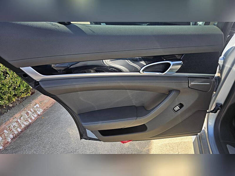 2016 Porsche Panamera