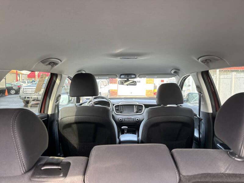 Image 6 of 2019 Kia Sorento LX