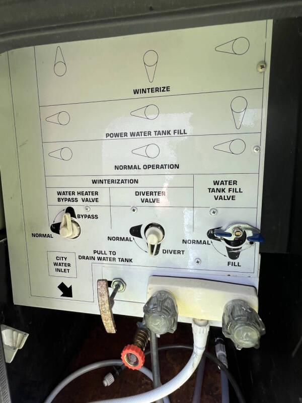 2001 Winnebago Journey 36L