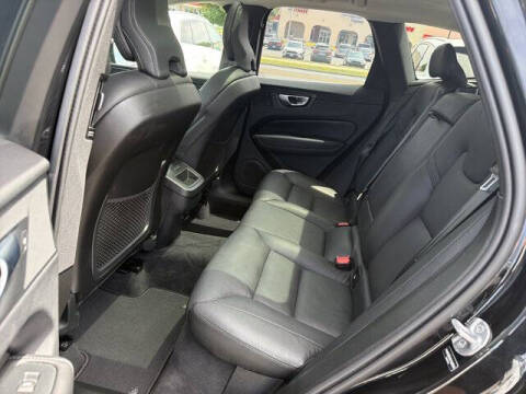 2025 Volvo XC60 B5 Plus Dark Theme