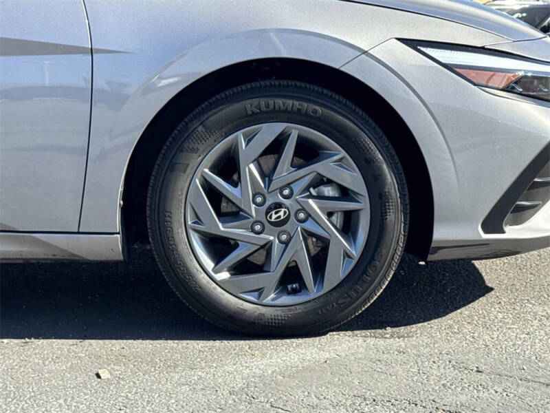 2024 Hyundai Elantra Hybrid Blue