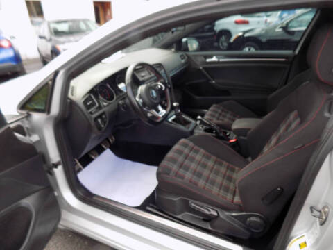 2016 Volkswagen Golf GTI S