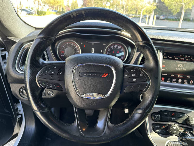 2016 Dodge Challenger SXT Plus