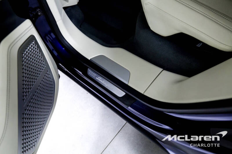 2020 Lamborghini Urus