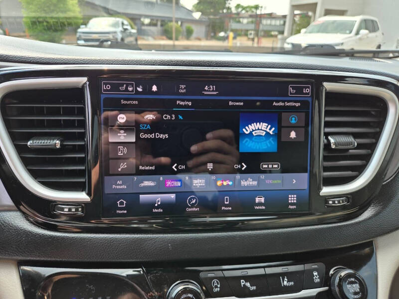 2021 Chrysler Pacifica Touring L