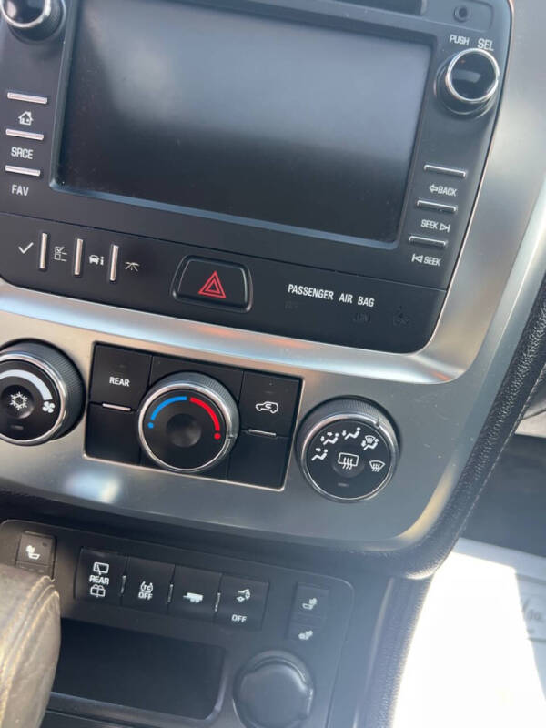 2013 GMC Acadia SLE-2