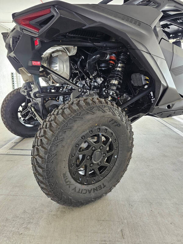 2025 Can-Am Maverick R X RS with Smart-sho