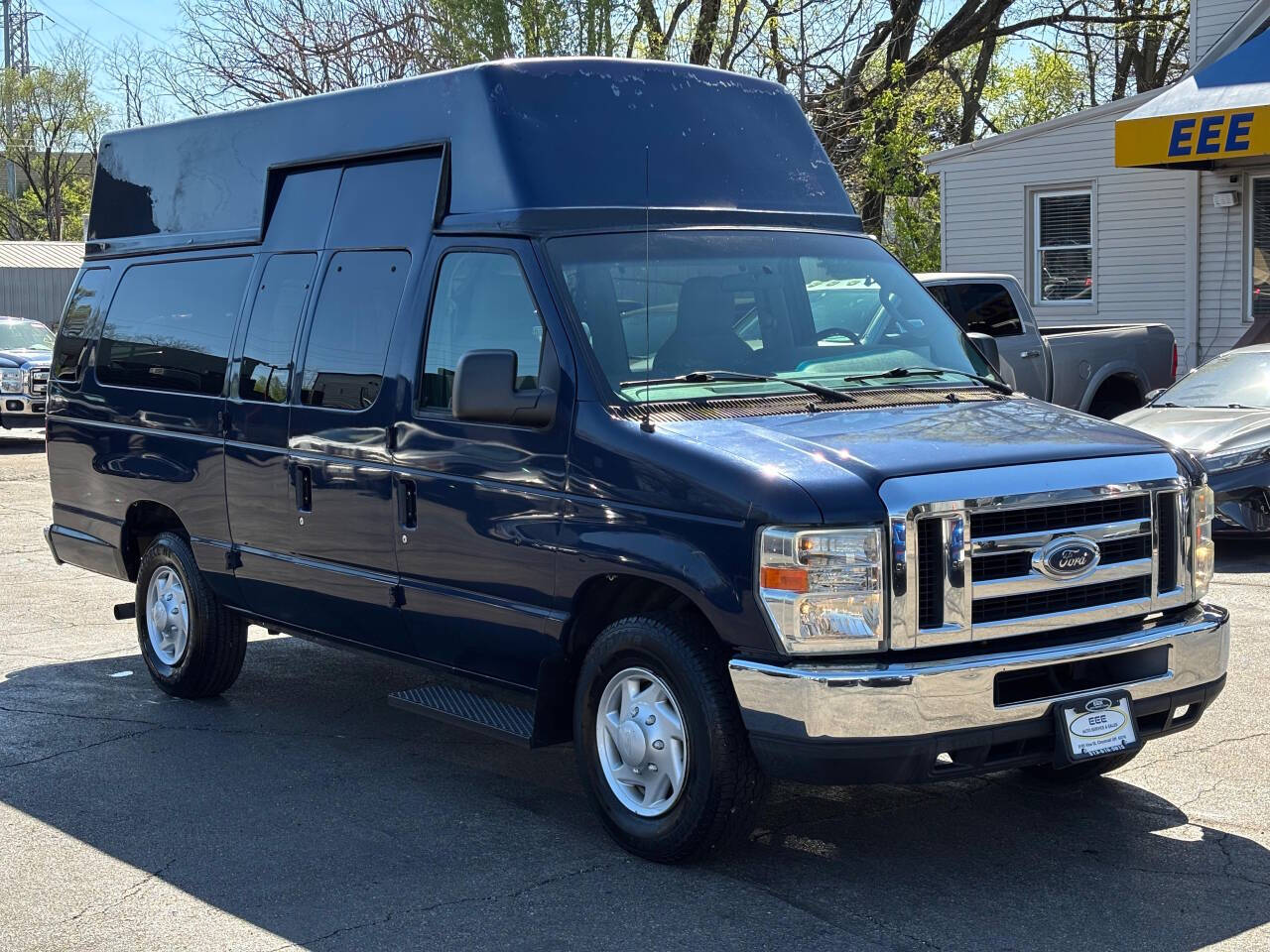 Dk. Blue 2009 Ford E-Series E-350 SD XLT E-350 SD XLT 3dr Extended Passenger Van 2