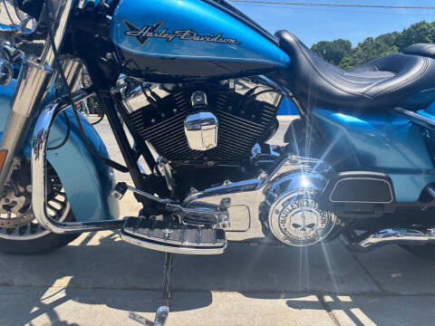 2011 Harley-Davidson Road King FLHR