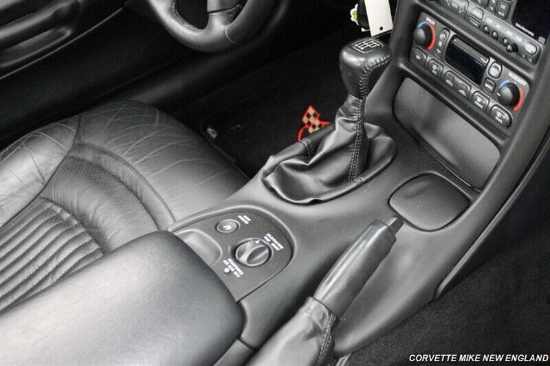 2004 Chevrolet Corvette 34