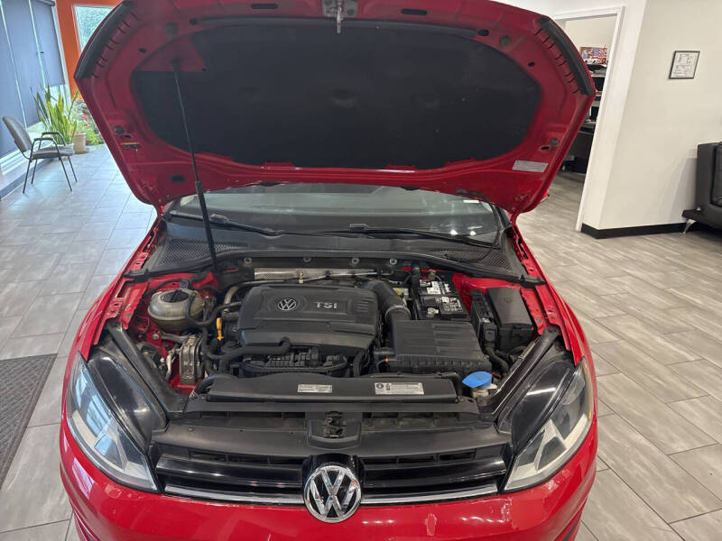 2017 Volkswagen Golf TSI Wolfsburg Edition
