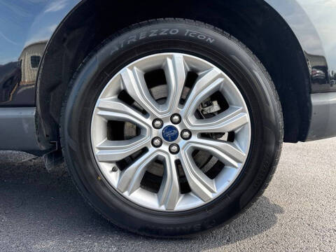 2022 Ford Edge Titanium