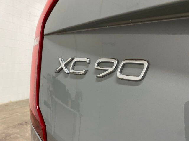 2025 Volvo XC90 B5 Core Bright Theme
