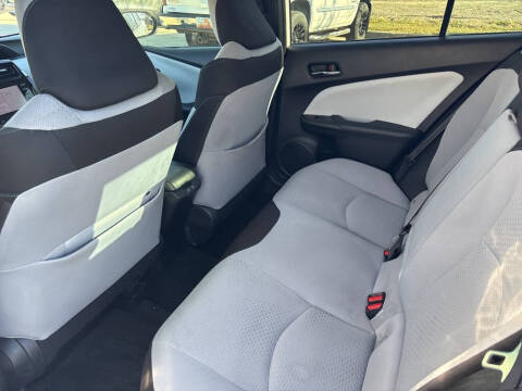 2021 Toyota Prius LE