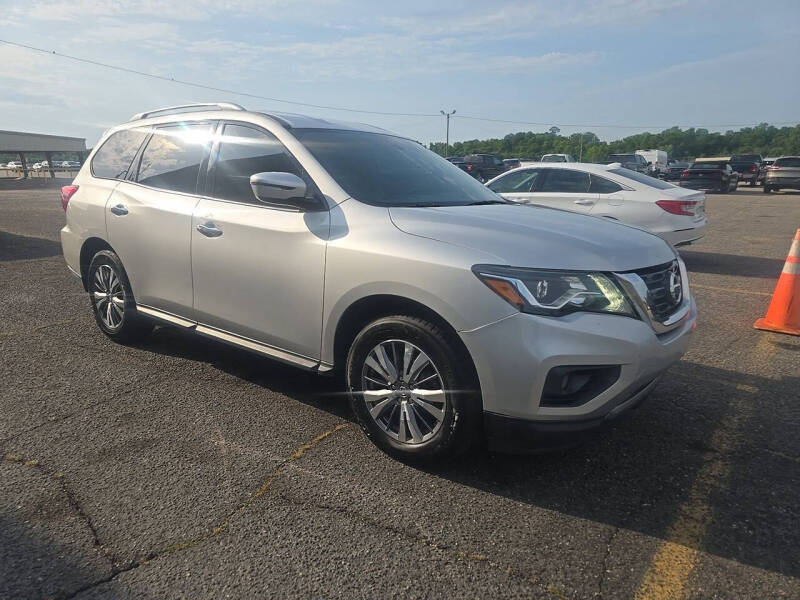 2020 Nissan Pathfinder SV