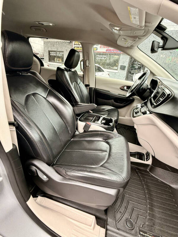 2019 Chrysler Pacifica Touring L
