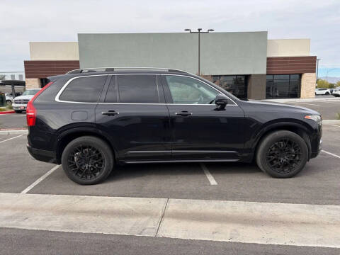 2016 Volvo XC90 T6 Momentum