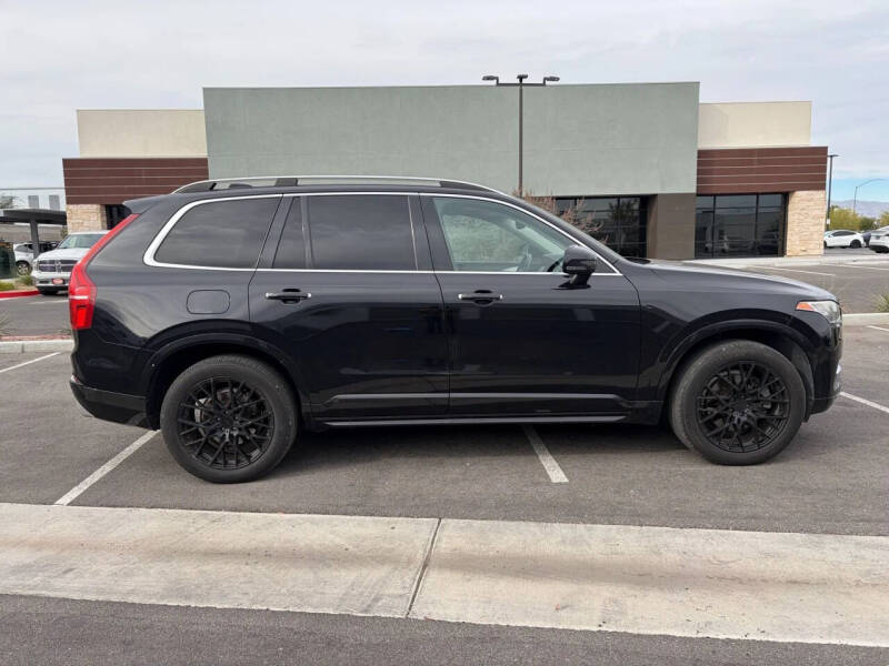 2016 Volvo XC90 T6 Momentum