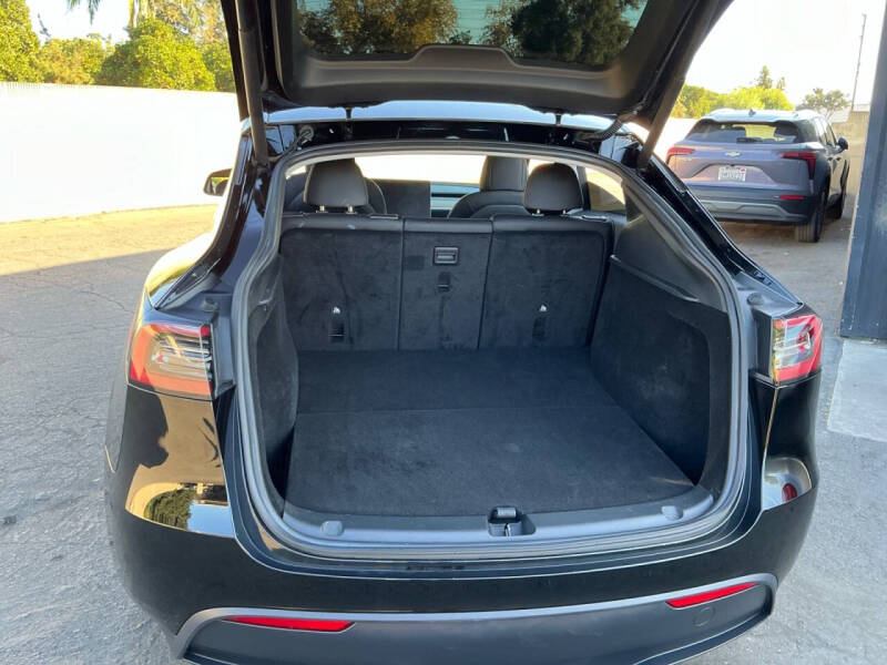 2023 Tesla Model Y Performance