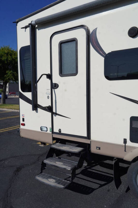 2016 Rockwood Ultra-Lite 2720 WS