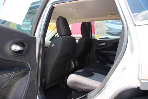 2016 Jeep Cherokee Sport